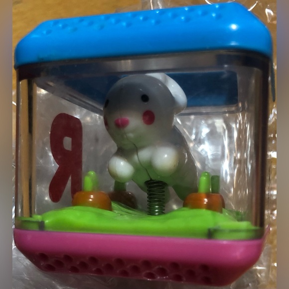 6 Vintage Fisher Price Peek-A-Boo Blocks. 4 Animals, Umbrella & Bananas. Set #5. - Picture 7 of 9